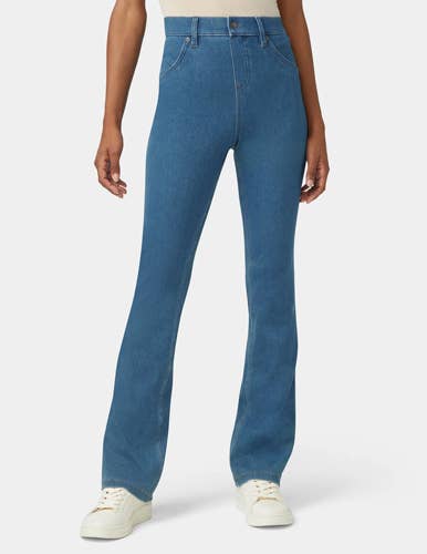 HUE Canada - Ultra Soft Denim Baby Bootcut: Medium Wash / S