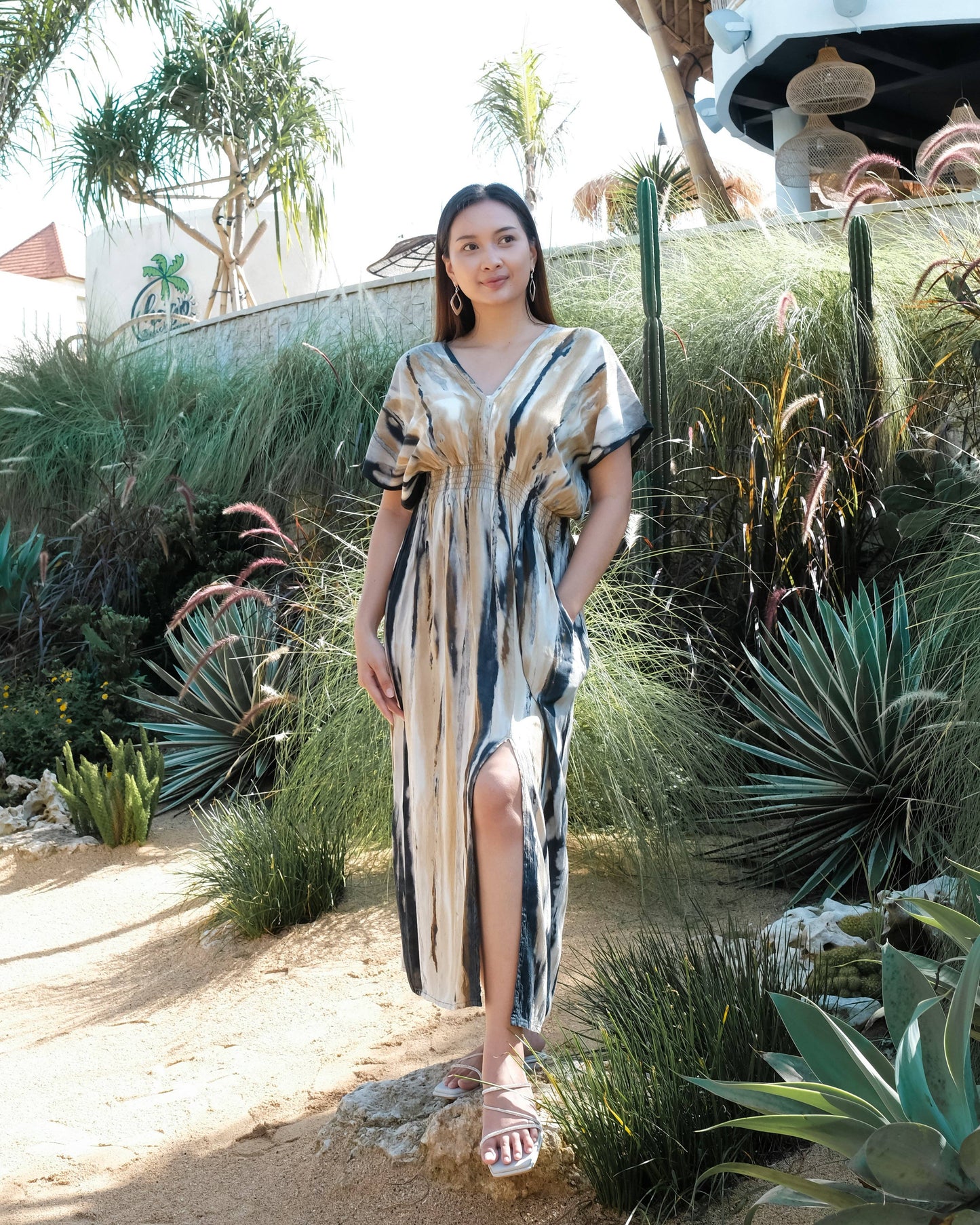 Suzie Blue Canada - Abstract Tye Die Maxi Dress - Grey & Gold