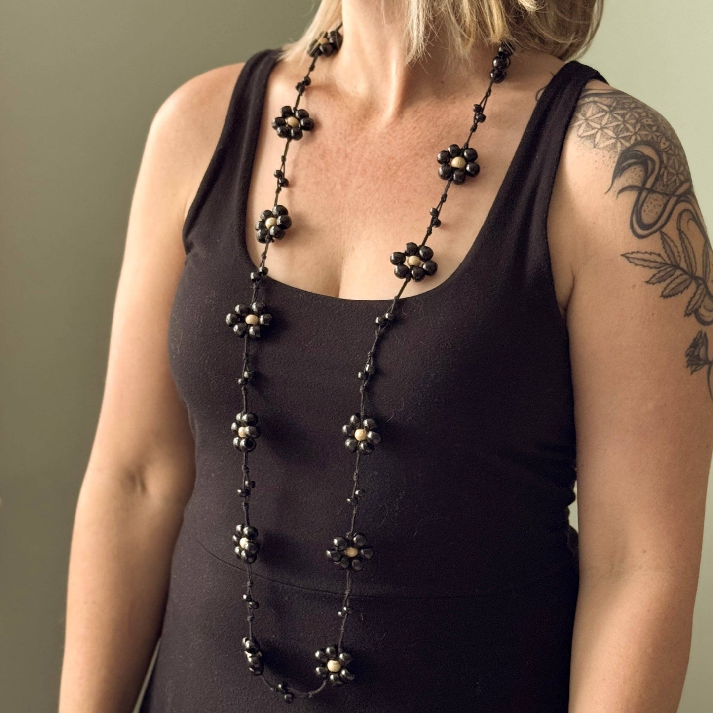 Suzie Blue Canada - Wooden Ball Flower Necklace: Orange