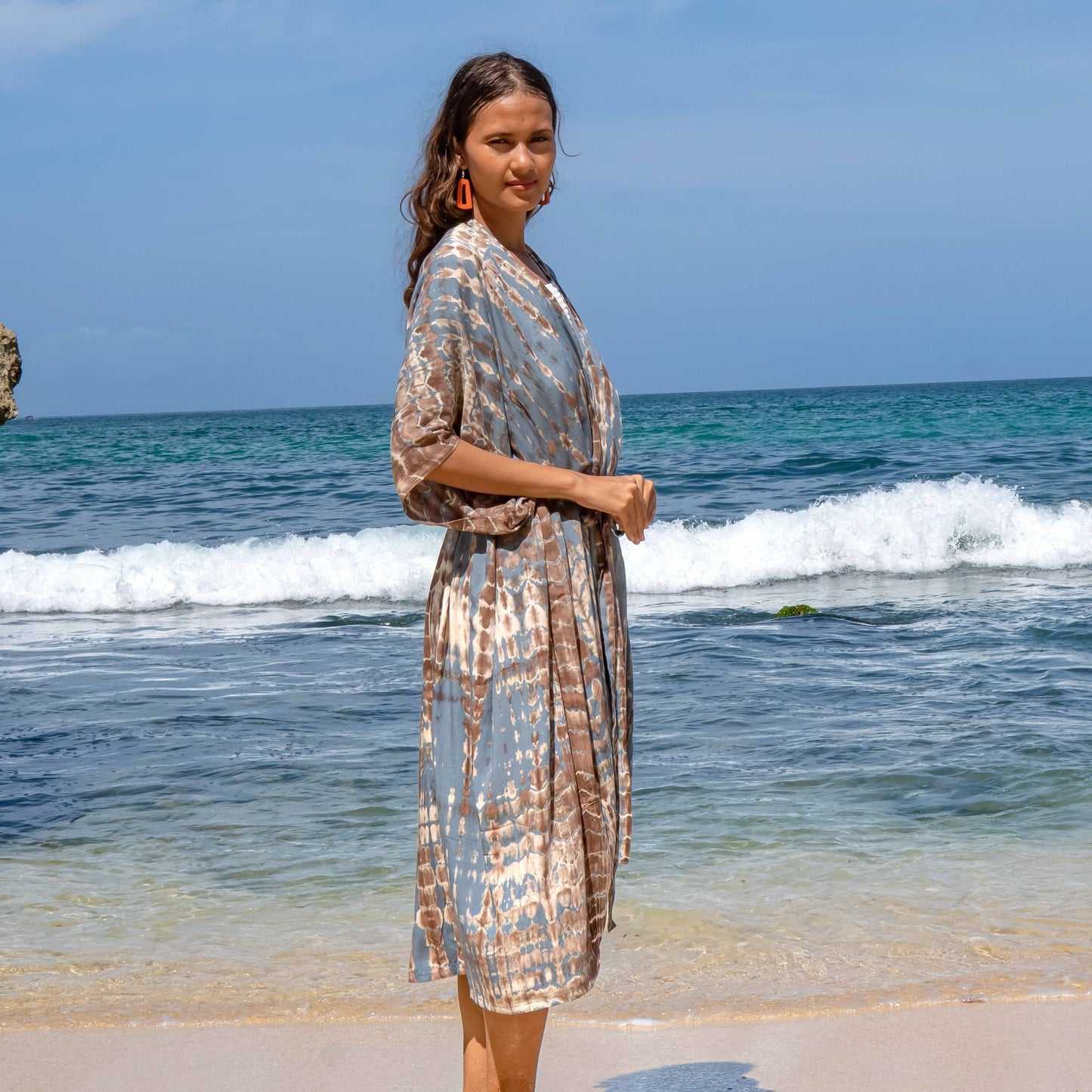 Suzie Blue Canada - Long Kimono In Tan & Grey Tie Dye