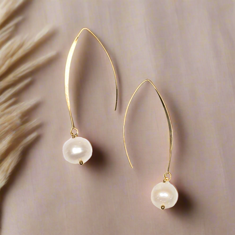 Suzie Blue Canada - Pearl Hook Earrings - Gold Plate