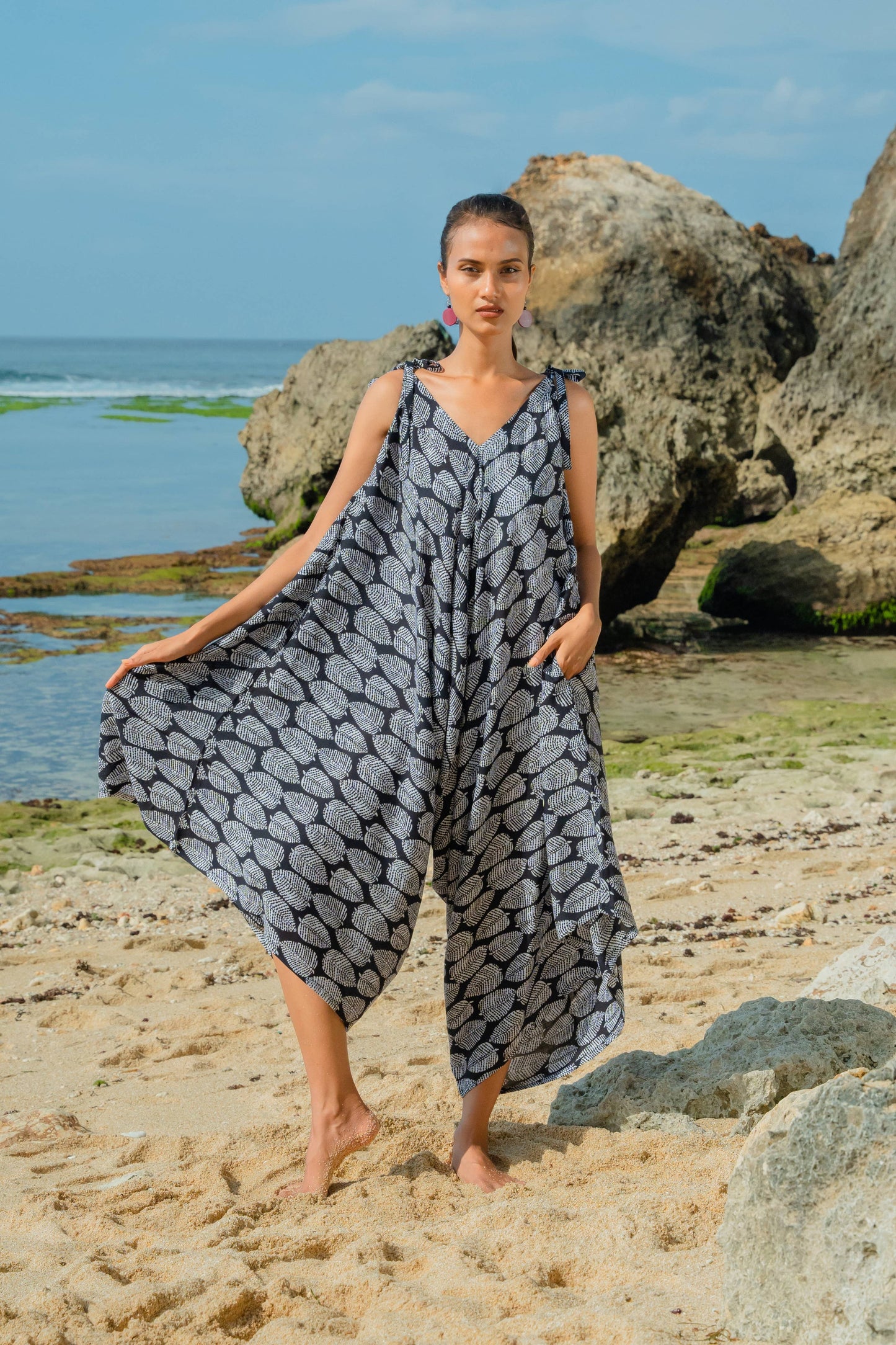 Suzie Blue Canada - Leaf Print Romper - Black & White