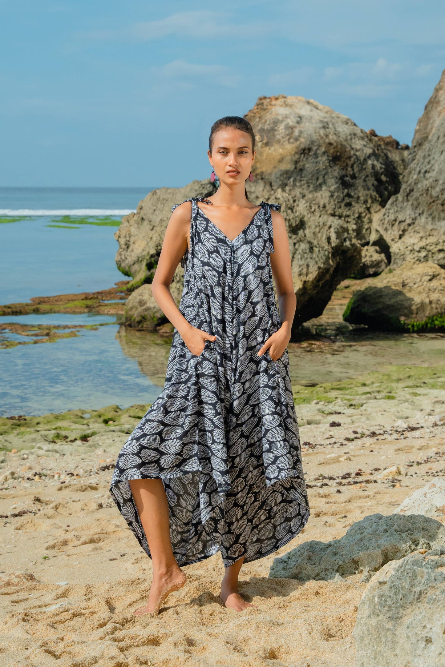 Suzie Blue Canada - Leaf Print Romper - Black & White
