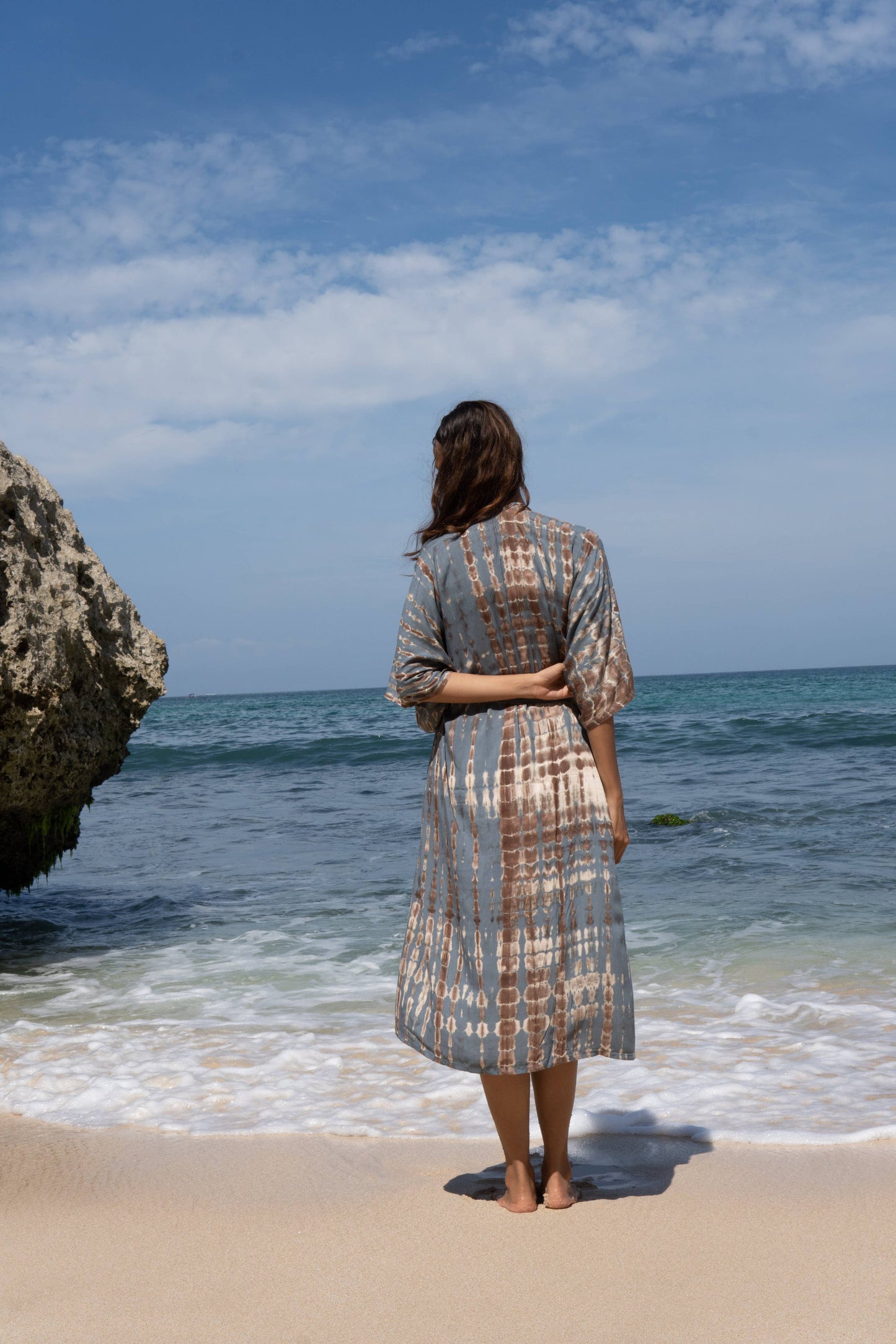 Suzie Blue Canada - Long Kimono In Tan & Grey Tie Dye