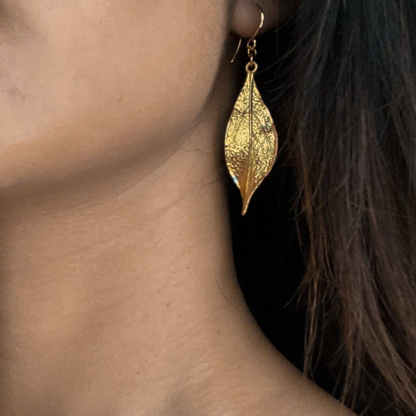 Suzie Blue Canada - Textured Leaf Earrings- Gold Plate