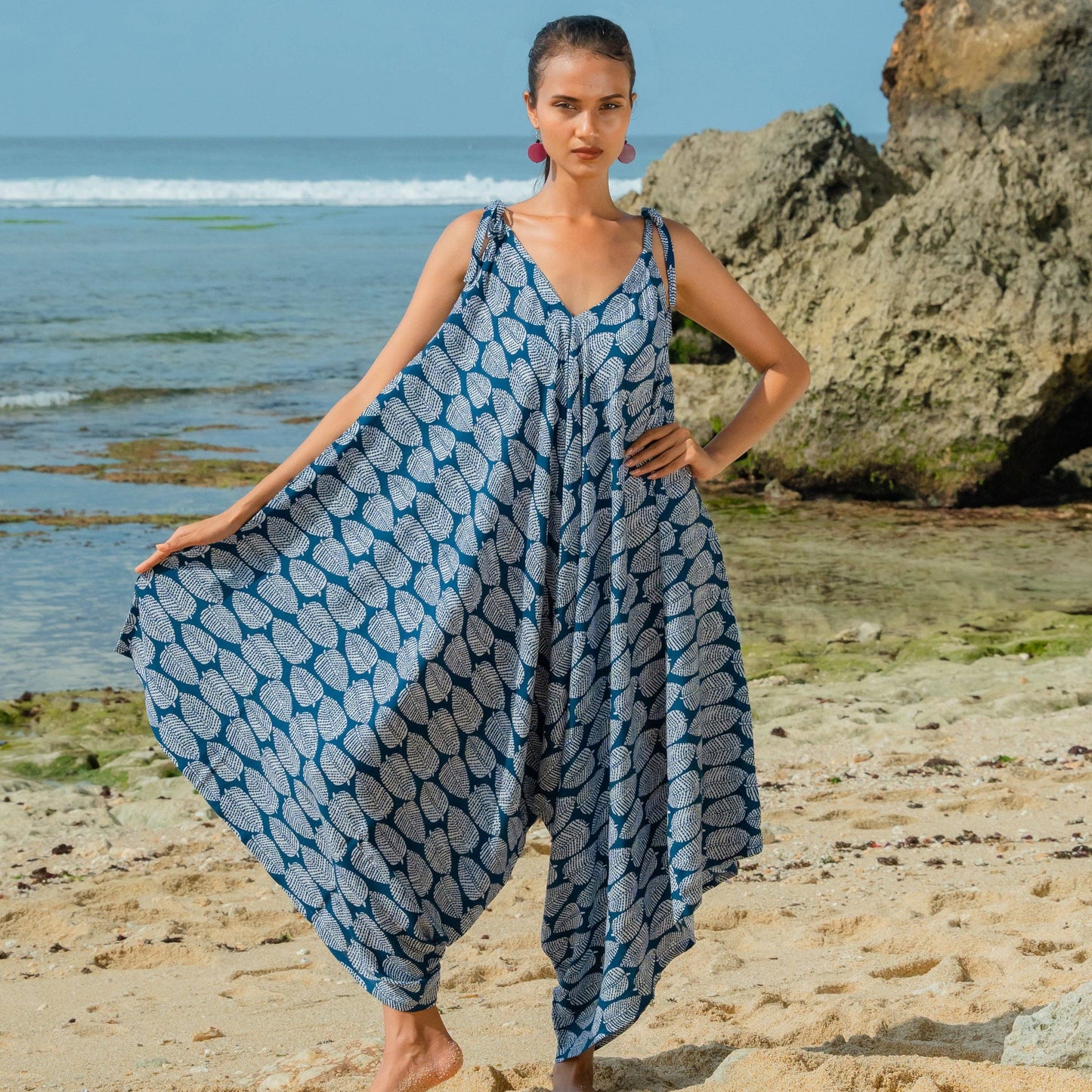 Suzie Blue Canada - Leaf Print Romper - Navy & White