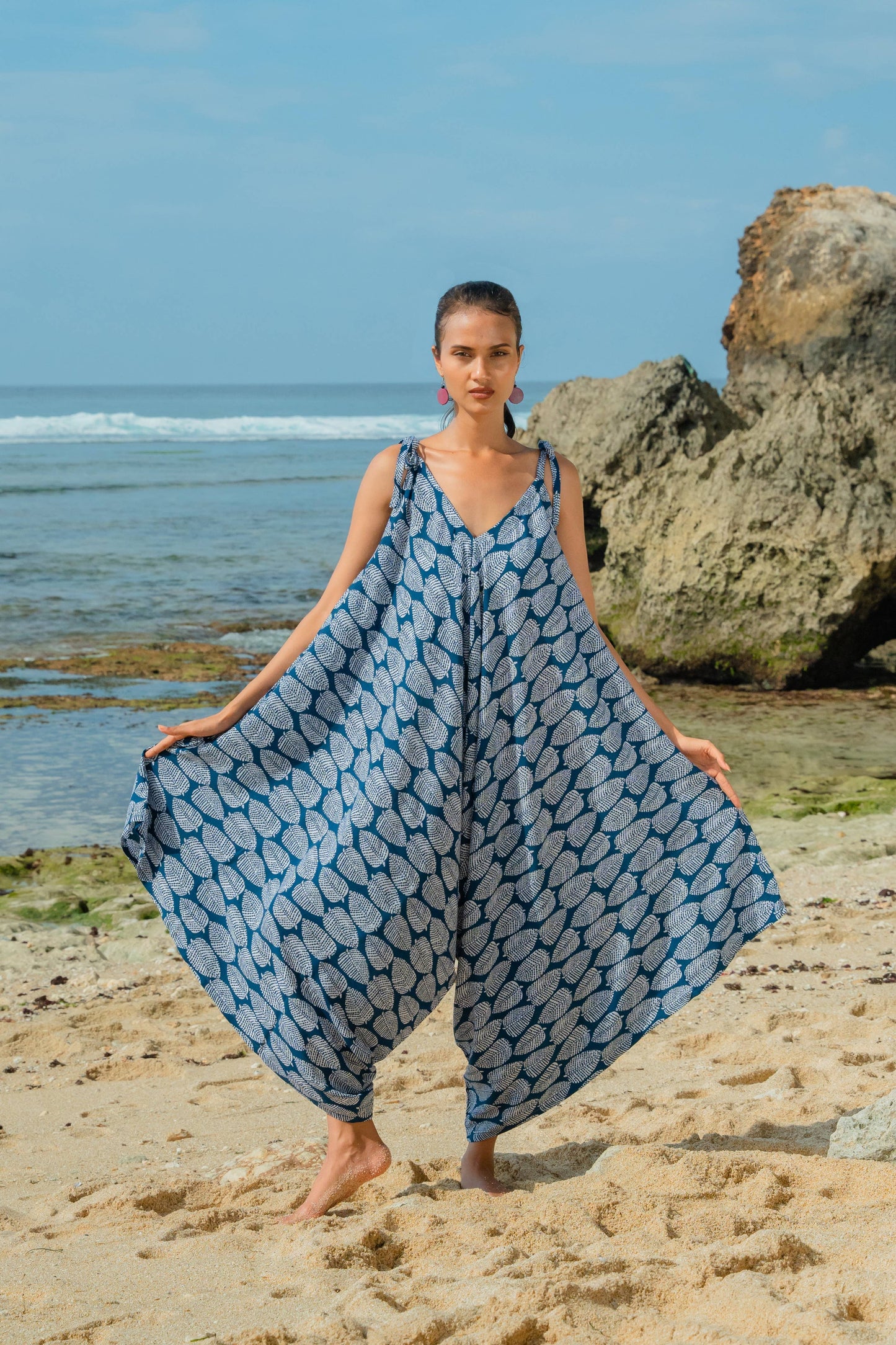 Suzie Blue Canada - Leaf Print Romper - Navy & White