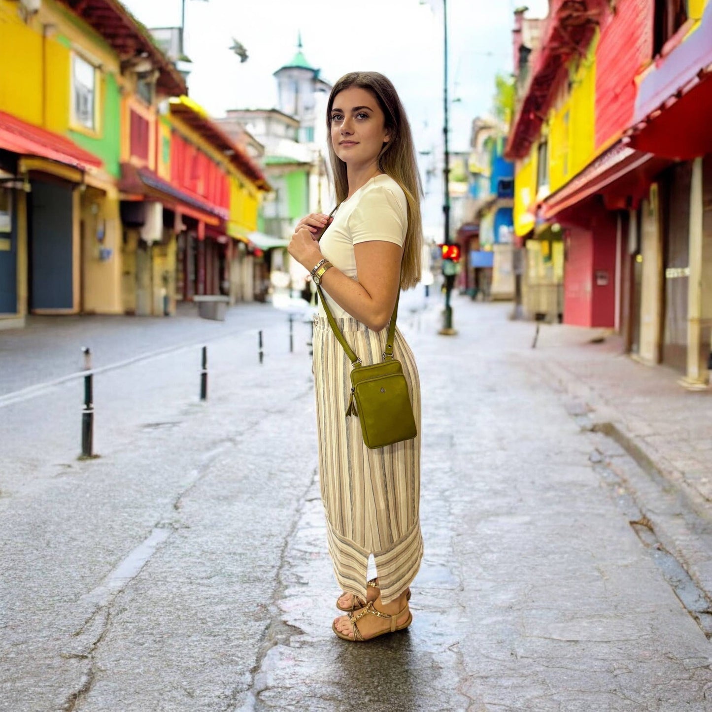 Greenwood Leather - Greenwood Oslo Compact Crossbody : Turquoise