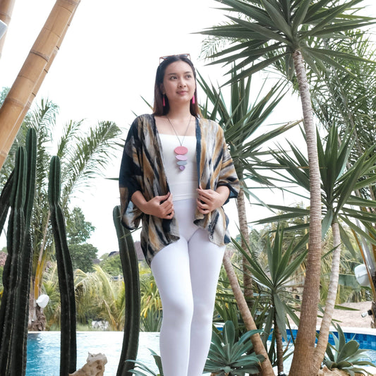 Suzie Blue Canada - Abstract Tie Dye Design Short Kimono - Grey & Gold